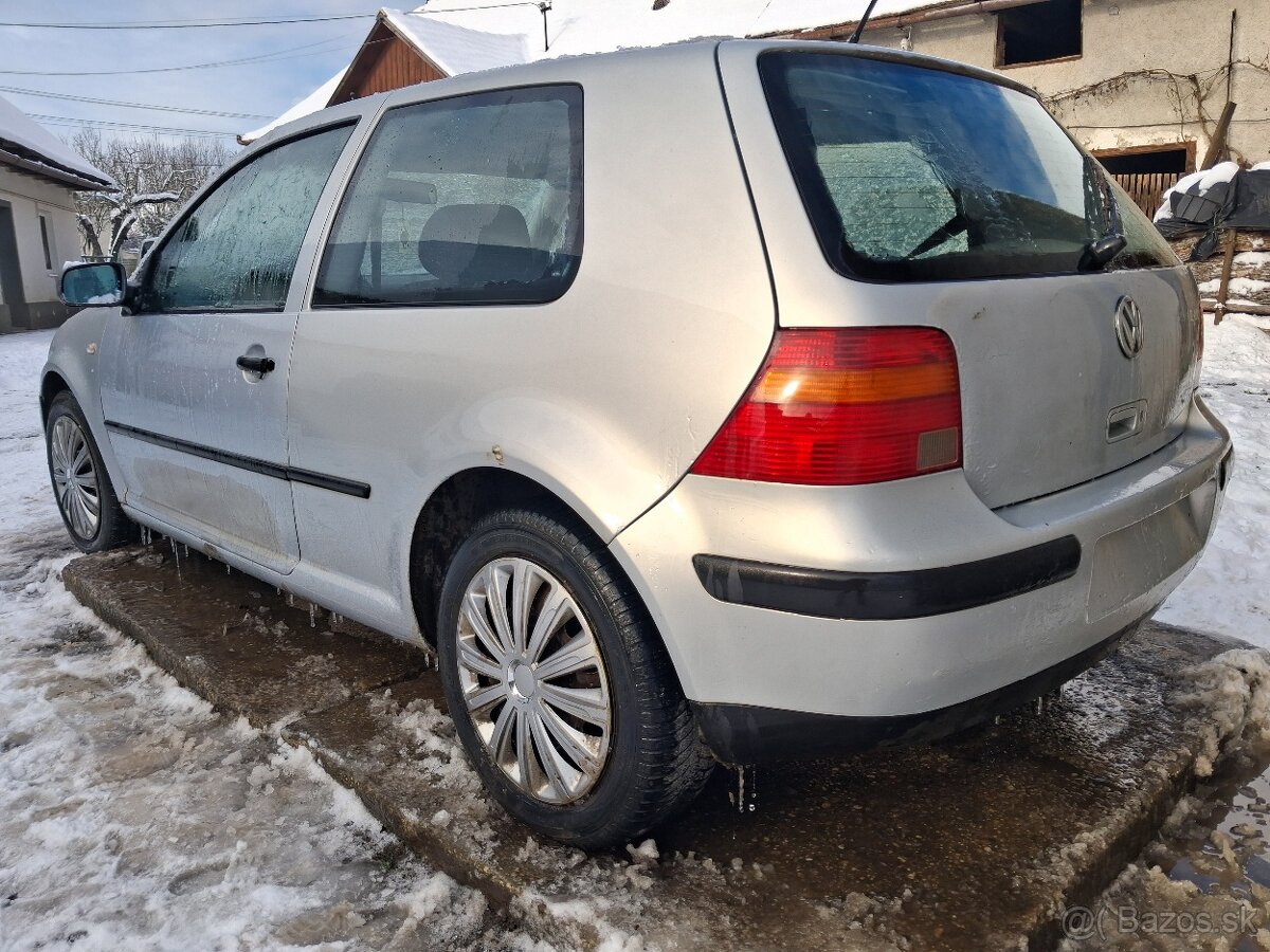 Rozpredám golf 4 - 3