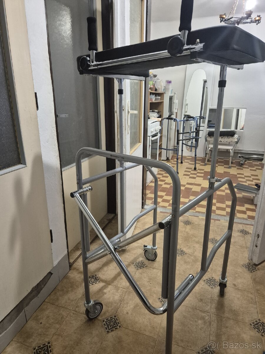 Chodítko pre seniorov s podpažou - 3