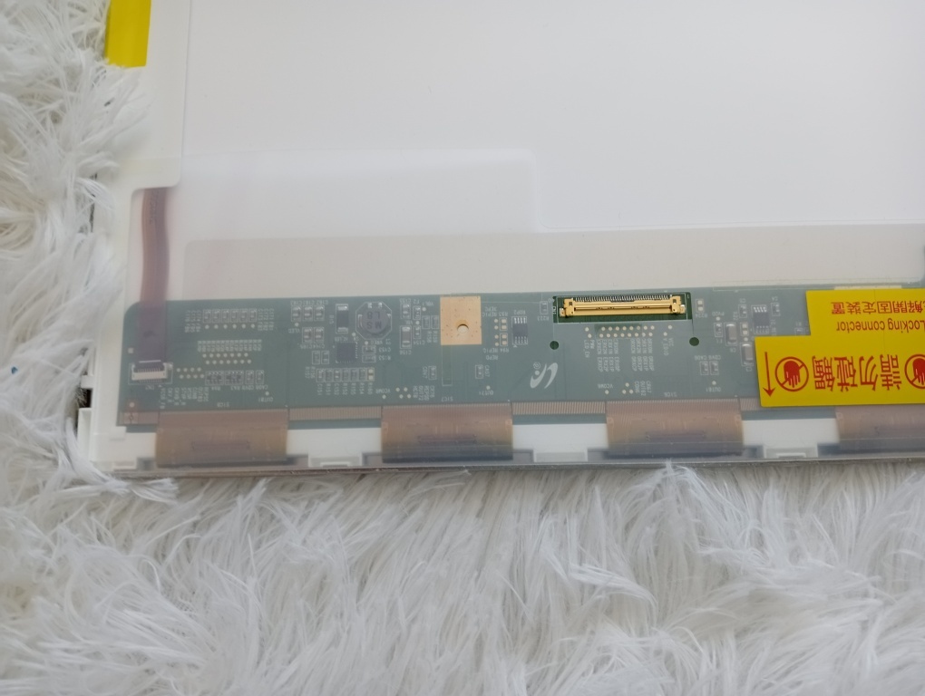 predám 17,3" LED display z notebooku , 40pin HD+ ,LTN173KT0 - 3