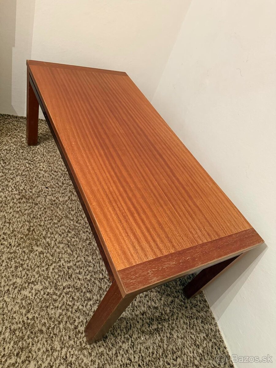 Konferenčný stolík. - 3