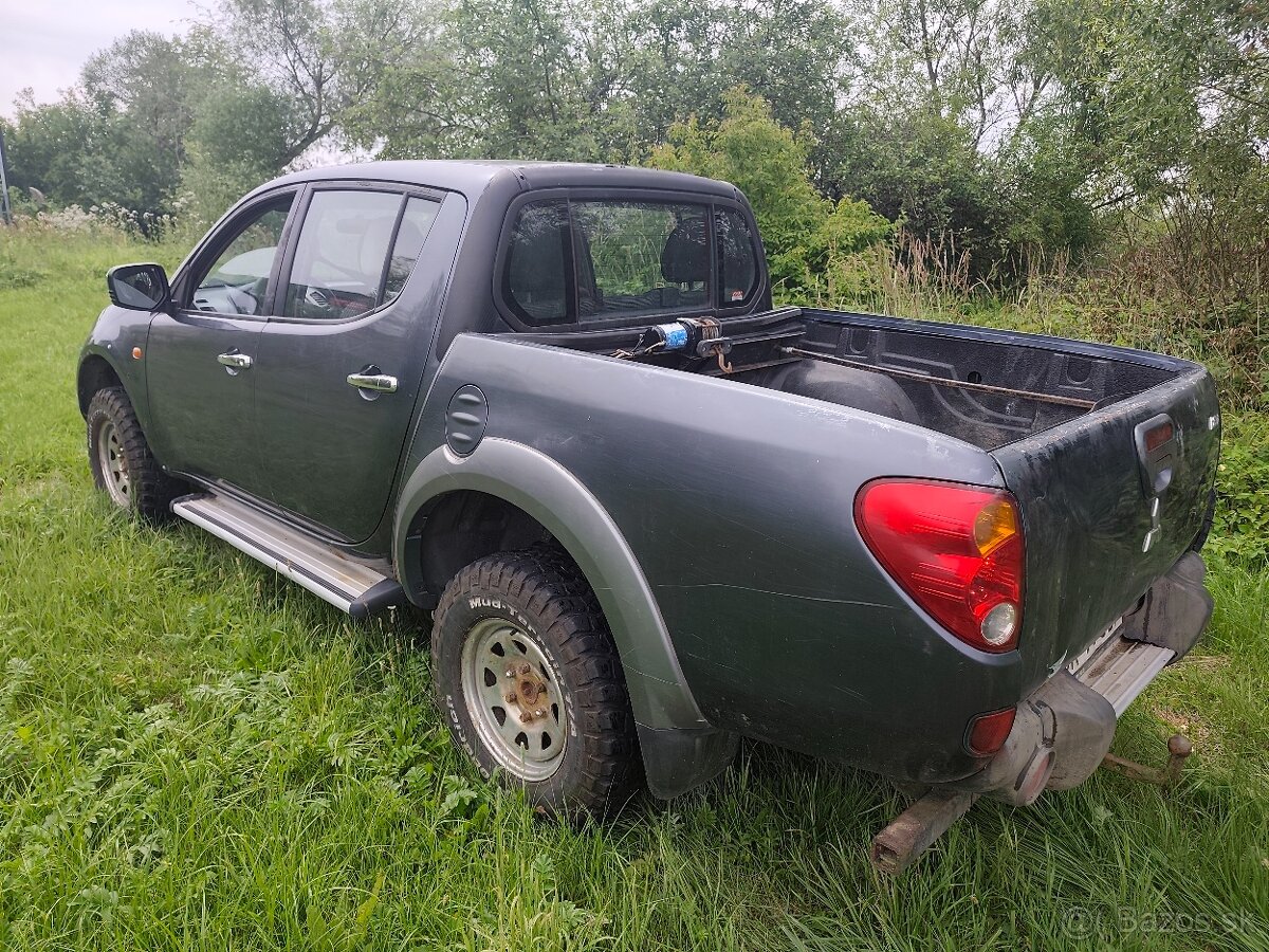 Mitsubishi l200 - 3