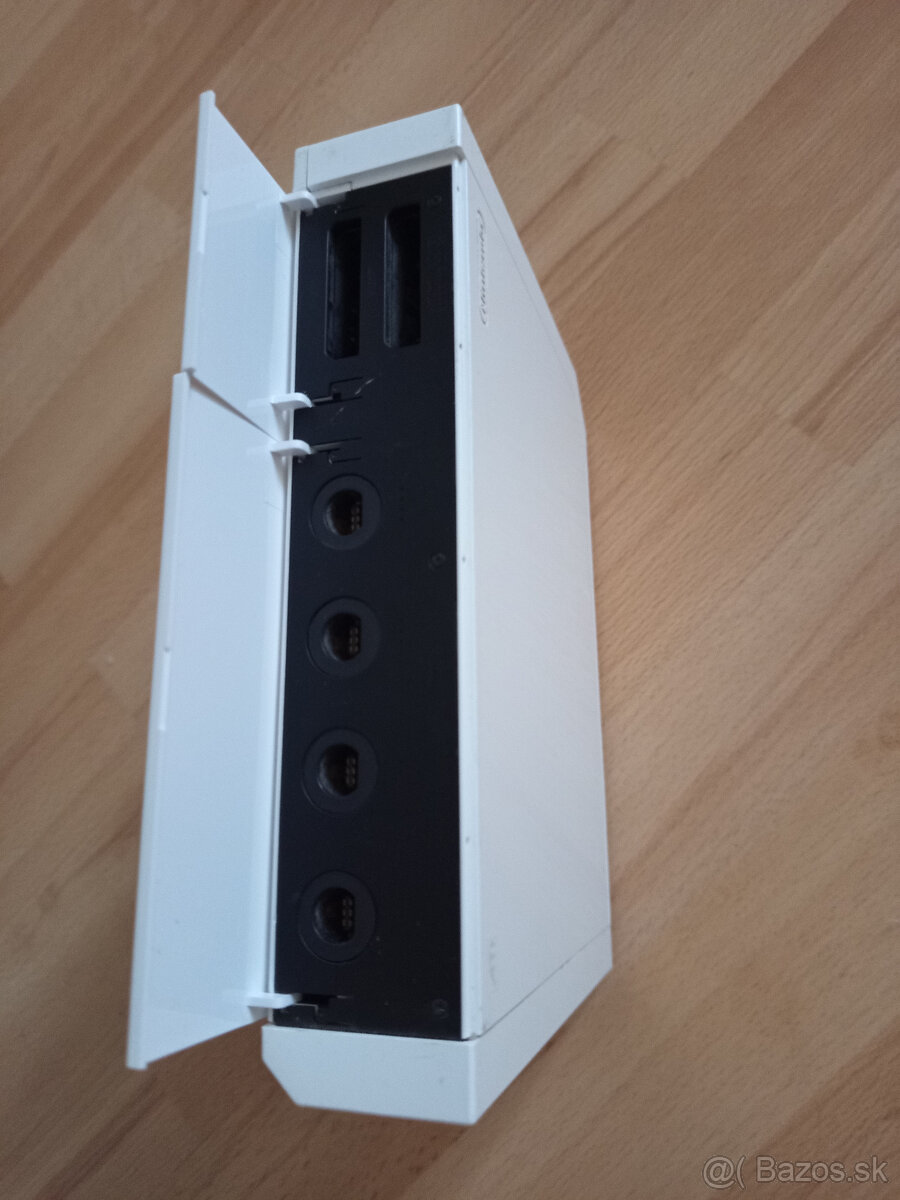 Nintendo Wii - Samotná konzola+Sensor Bar+HDMI red. - 3