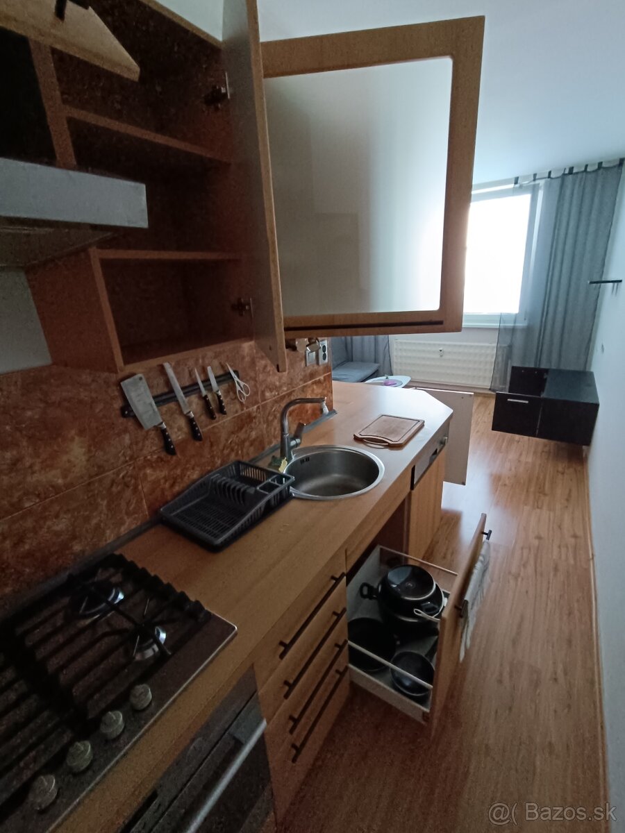 PRENÁJOM 2.5izb.byt Michalovce - 3