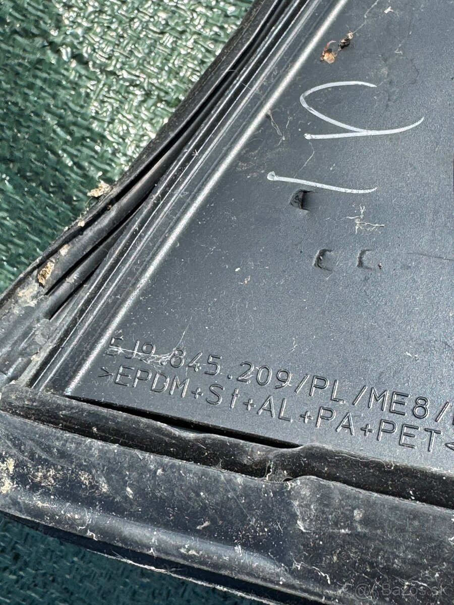 Zadné pevné okno ľavé Fabia 2 Combi - 3