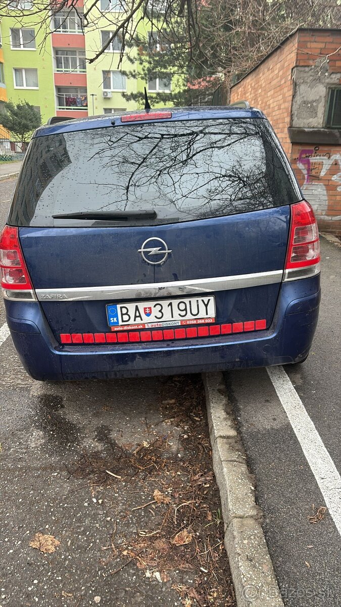 Opel Zafira 1.8 Benzín Automat - 3