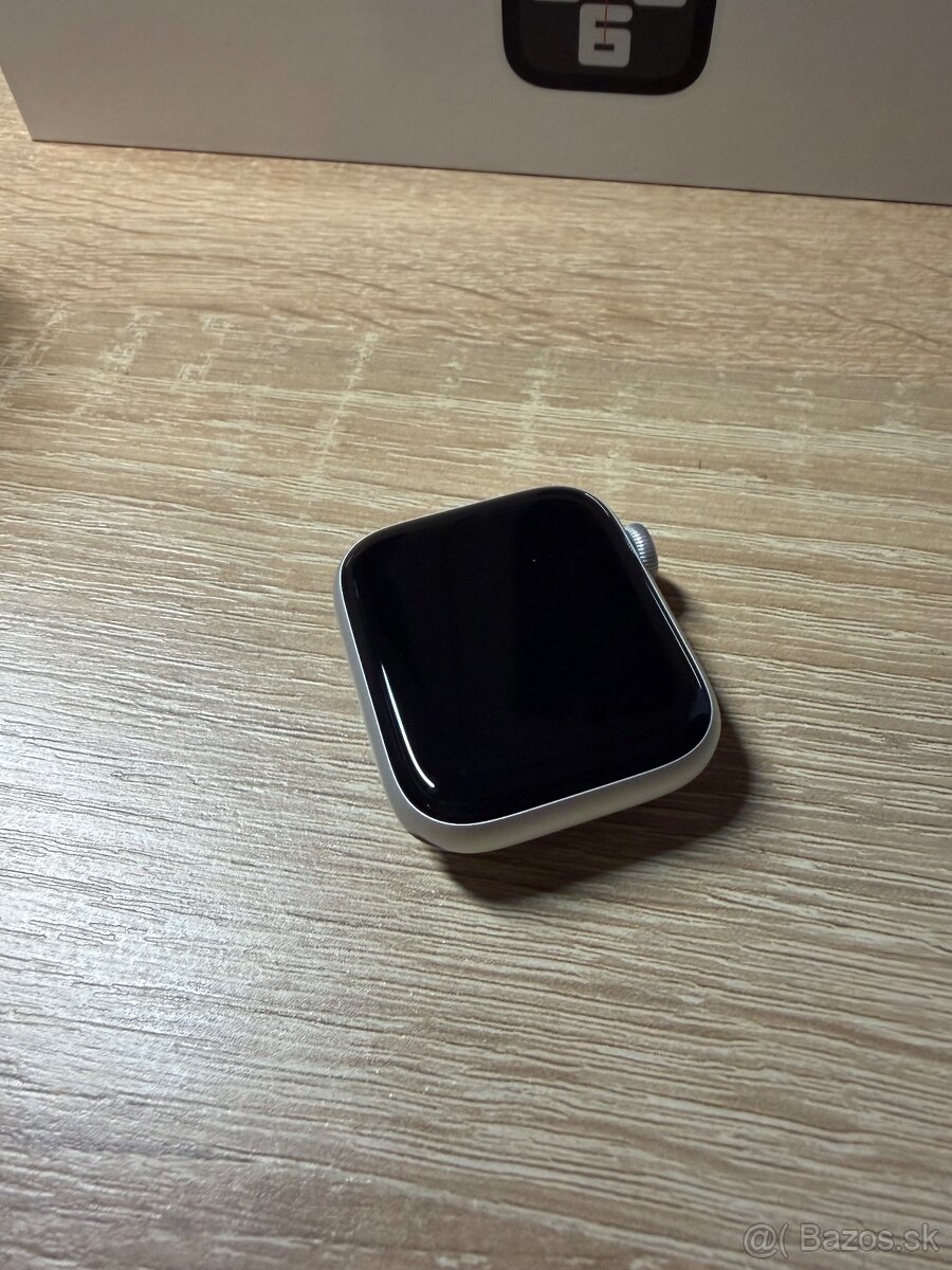 Apple Watch SE 2024 - 3