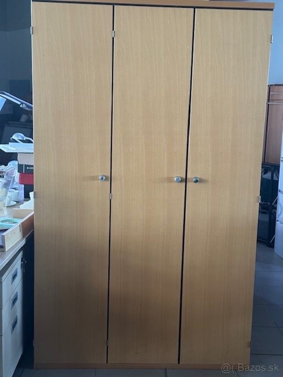 prodám skříně zamykatelné Straitner - 3