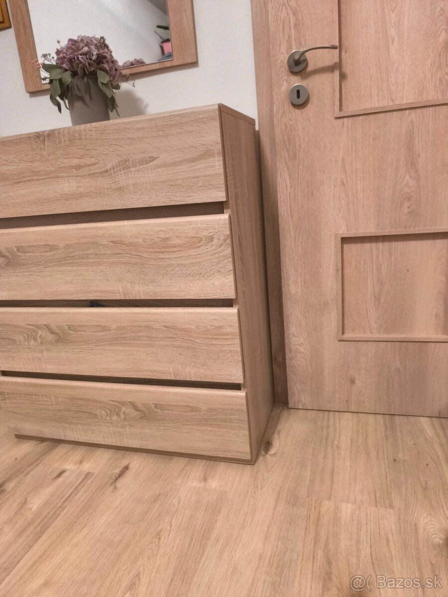 Komoda - 3