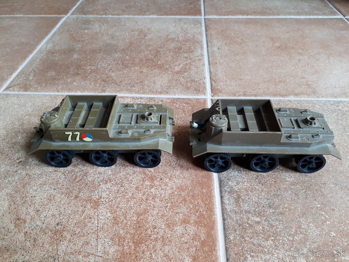 Stara hracka : Bojovy transporter - 3