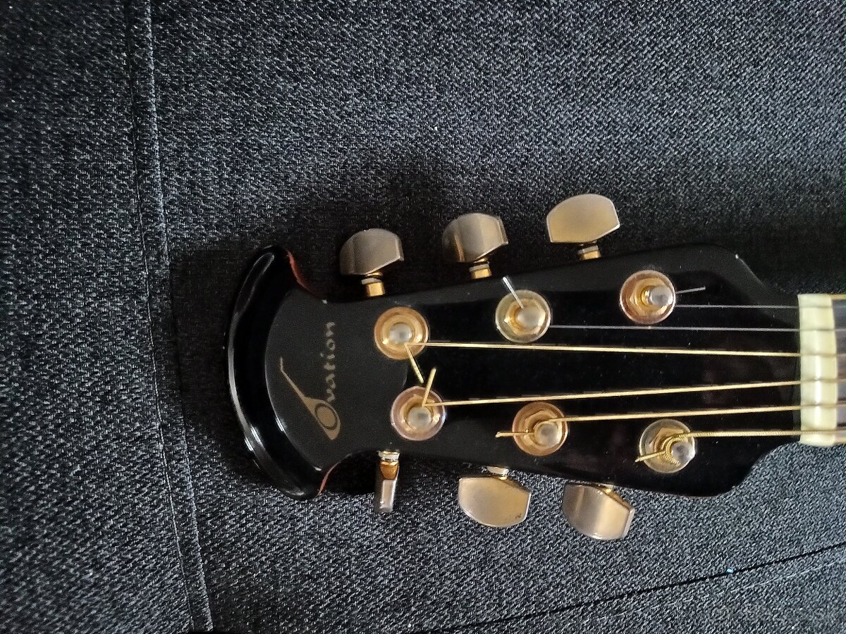 Elektroakustická gitara Ovation - 3