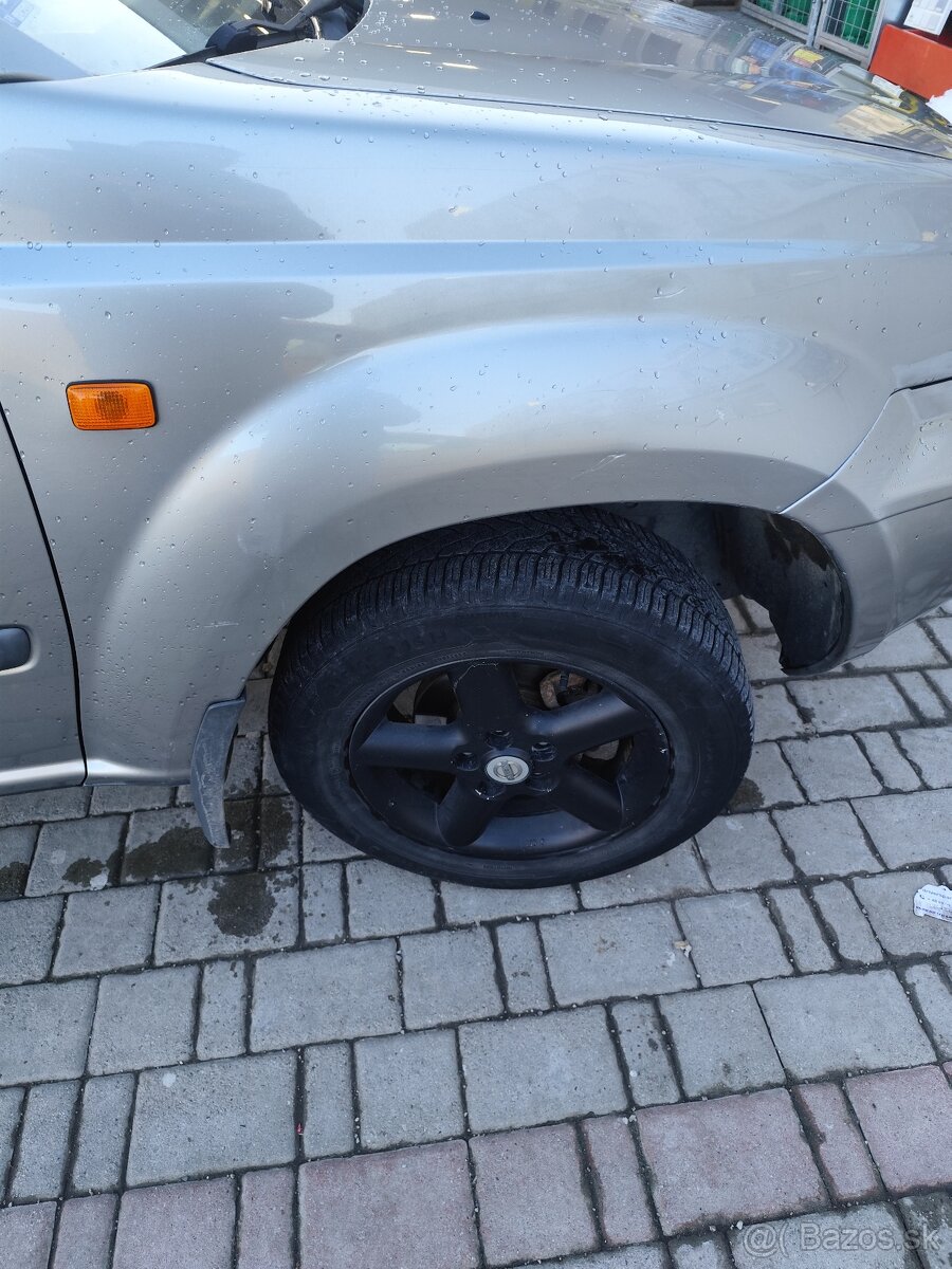 Predám Nissan Xtrail 2,2 diesel 4x4 - 3