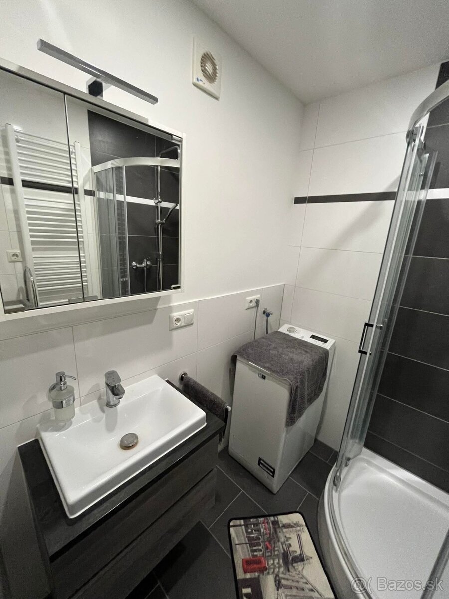 REZERVOVANÉ - 2 - izb. byt v centre Bardejova - 3