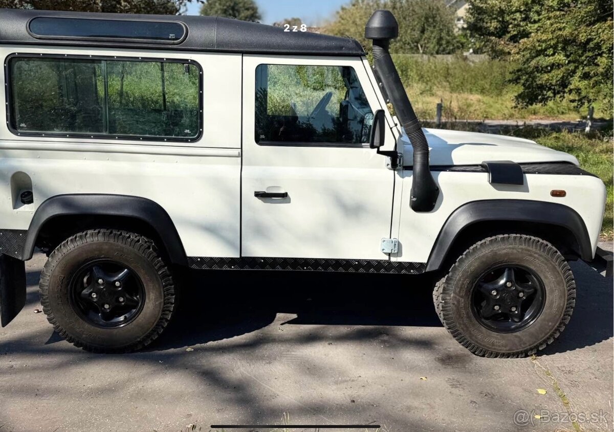 LandRover Defender - 3