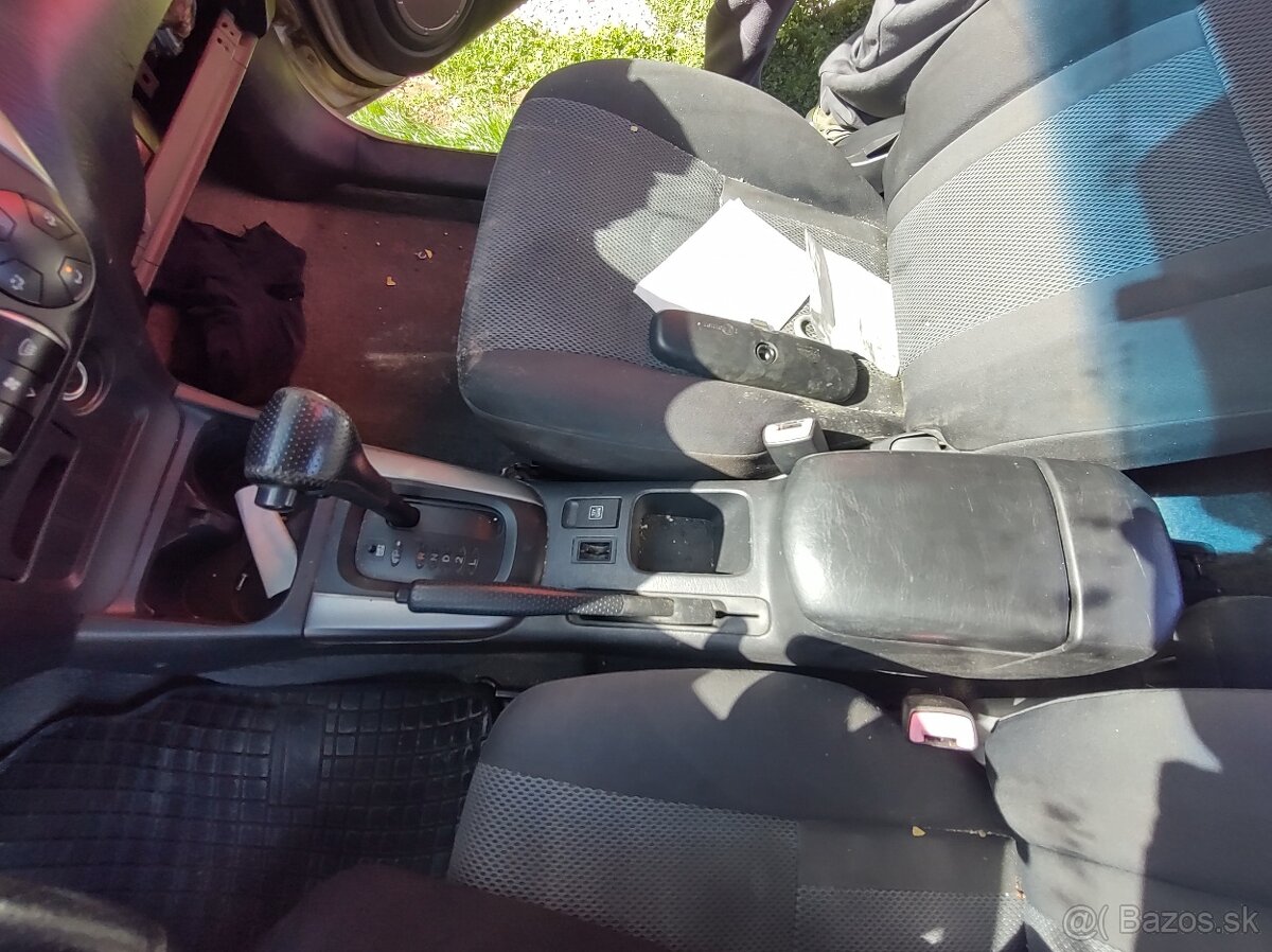 Toyota RAV4 4 benzín 110kw - 3