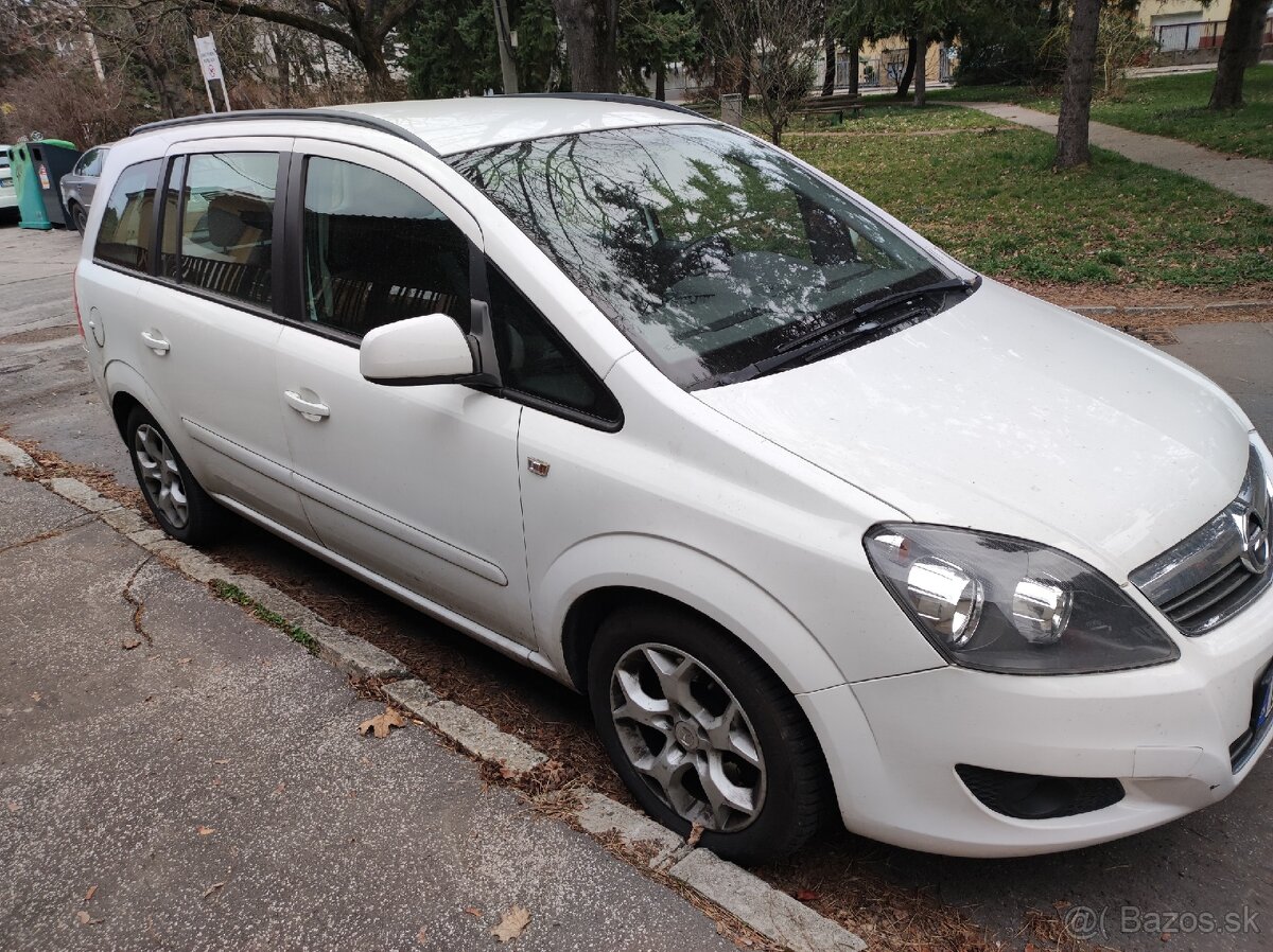 Predám Opel Zafira 1,7, r. v. 2014 - 3