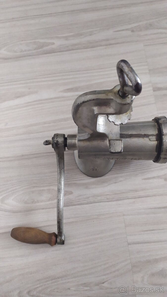 Mlynček na mäso 10 - 3