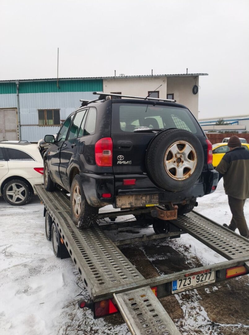 Toyota RAV4 benzín POTKANÝ MOTOR - 3