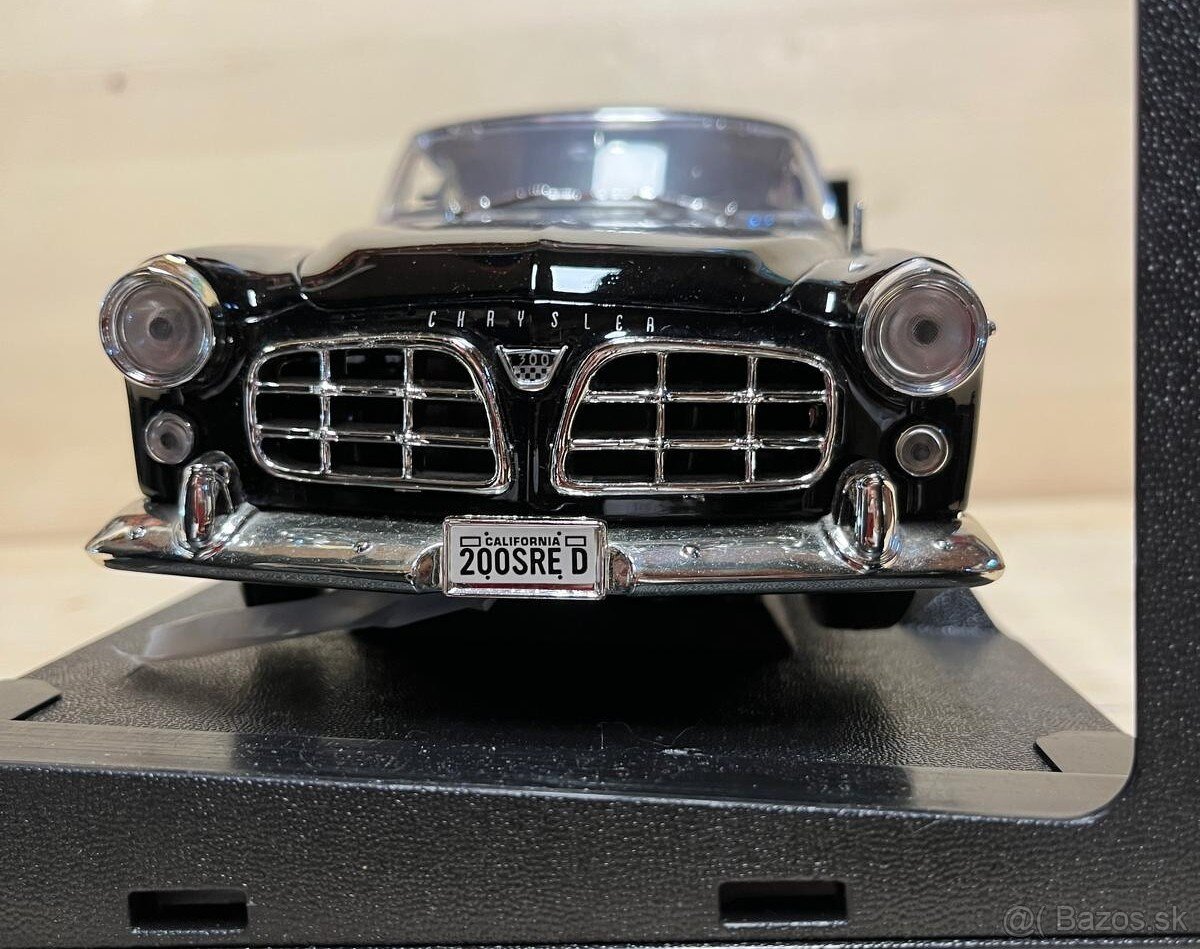 1:18 1955 Chrysler C300 Motor Max - 3