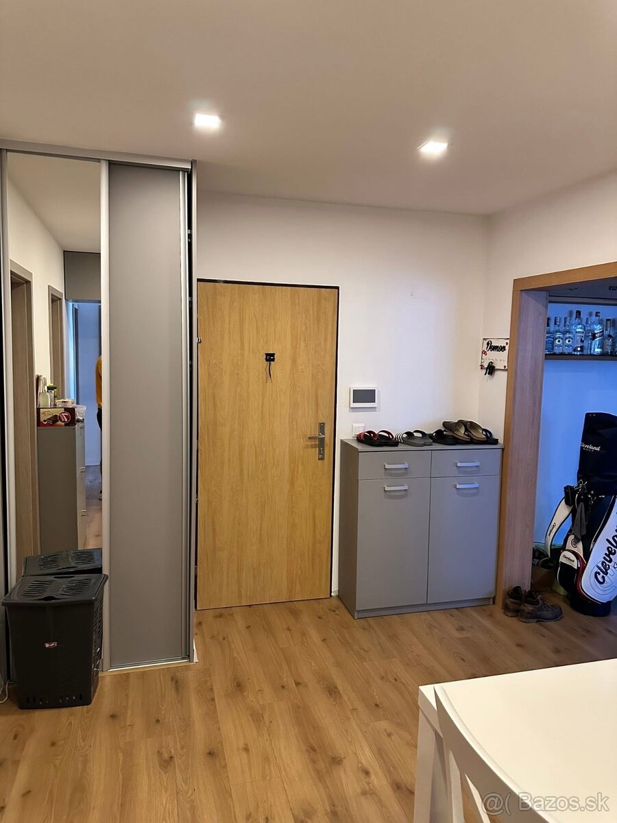Prenájom 4izbový byt Prievidza Zapotôčky - 3