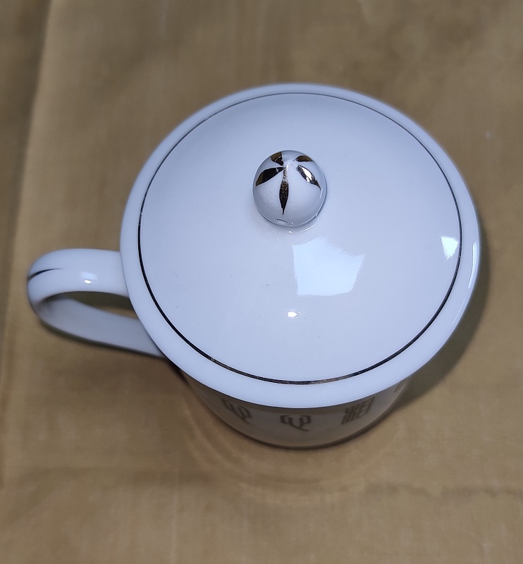 čajová s vrchnákom - 3