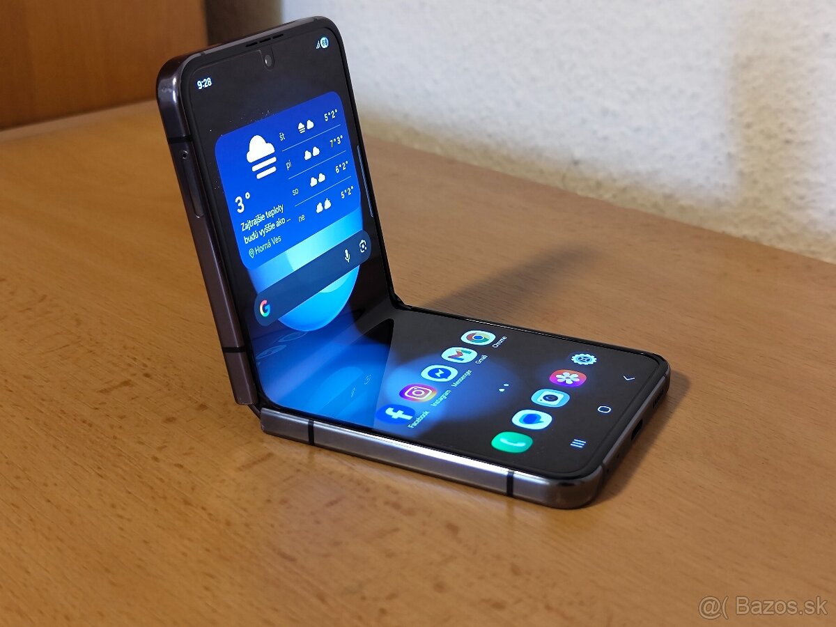 Samsung Galaxy Z Flip5 - 3