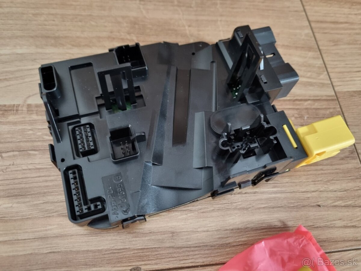 PODVOLANTOVA RIADIACA JEDNOTKA multifunkcny volant tempomat - 3