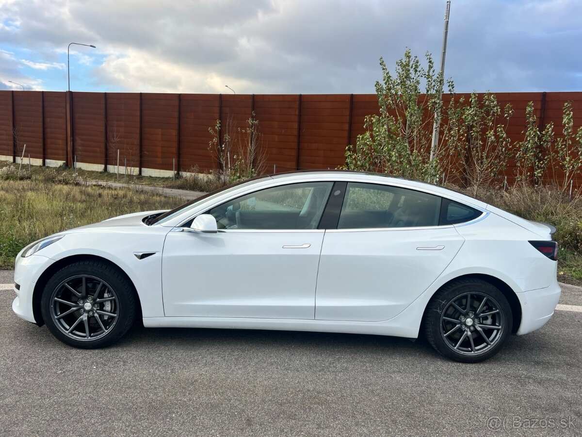 Tesla model 3 SR+ - 3