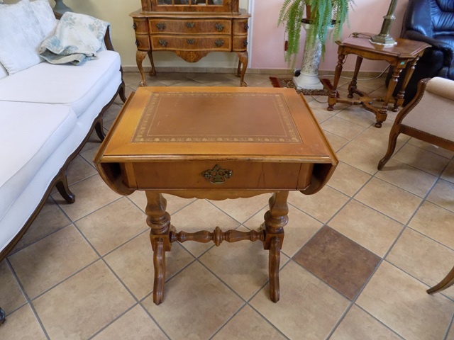 Starožitný rozkladací stolík - 3