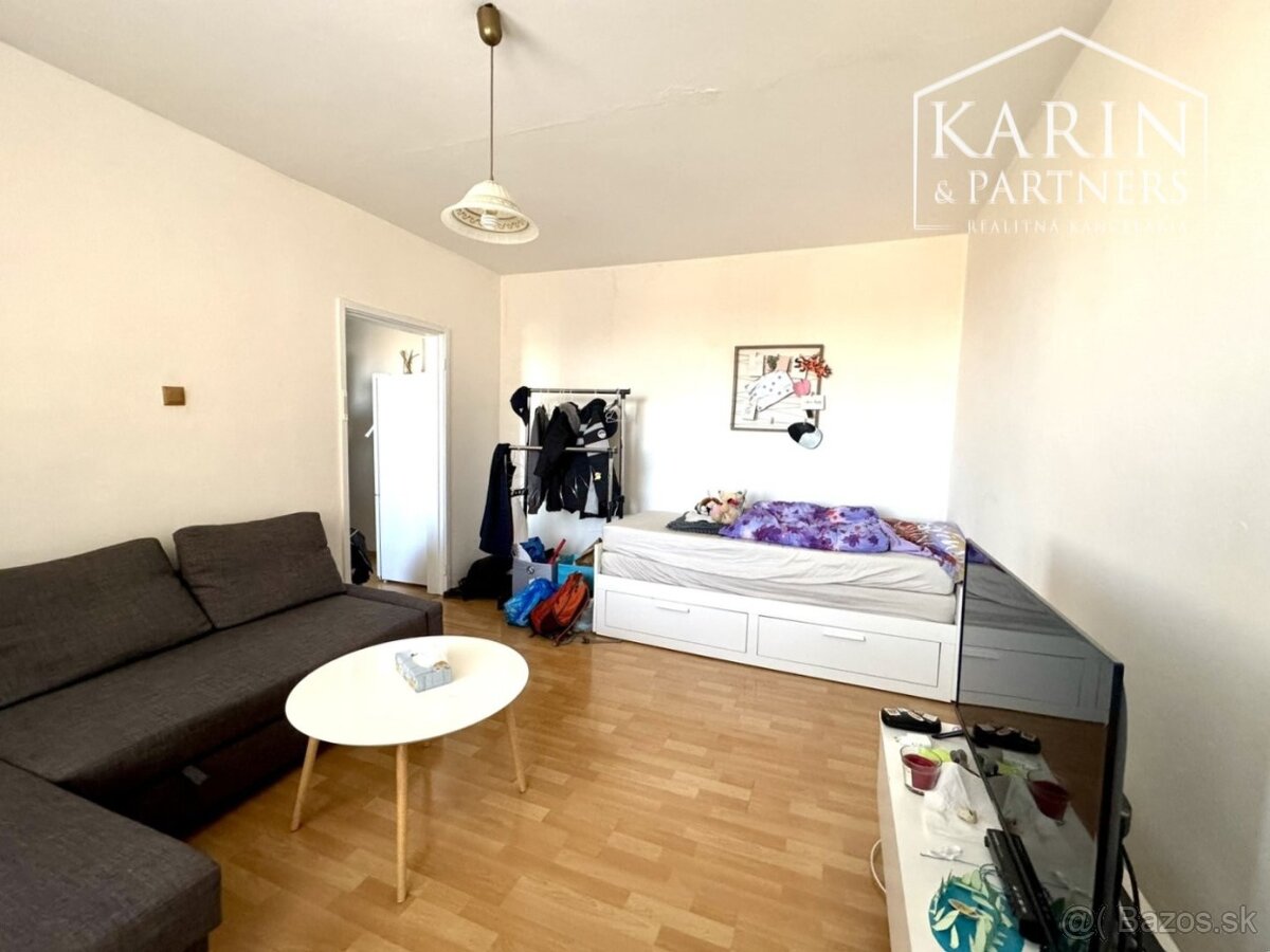 NA PRENÁJOM ZARIADENÝ 1i BYT V MESTE HOLÍČ - 3