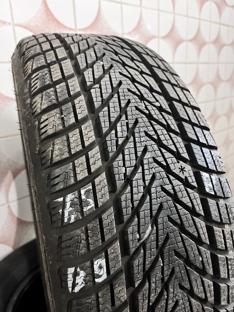 215/60 R16 95H zimní GoodYear - zánovní 2024 - 3