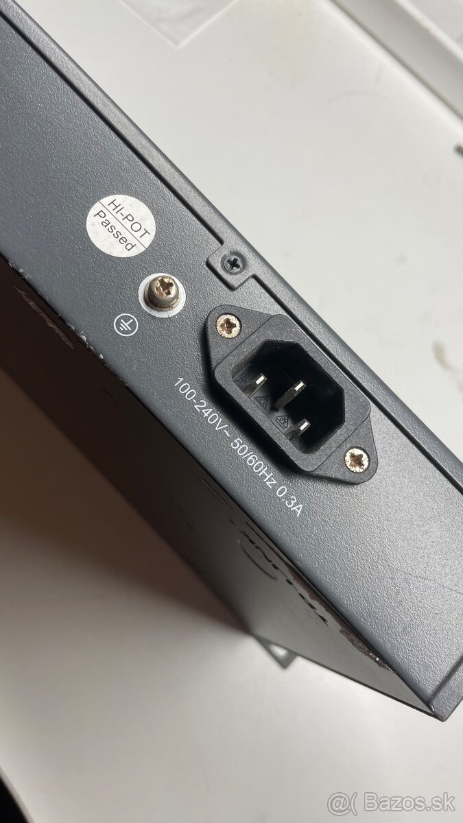 TP-link 48 port 10/100 Mbps Switch - 3