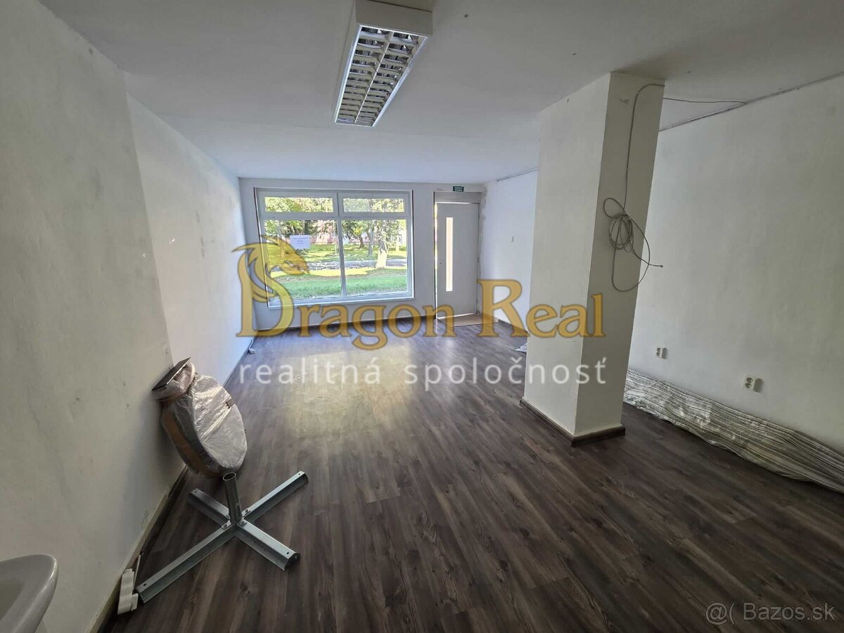 PRENÁJOM – Obchodný priestor o rozlohe 25 m2 – MICHALOVCE - 3