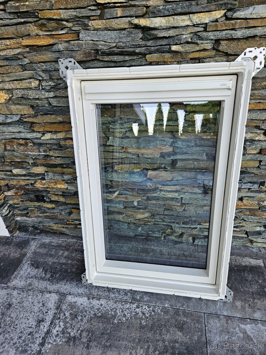 Plastová střešní okna Velux 2 ks – kompletní s rámy - 3