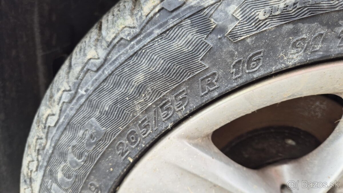 BMW I E87 318D 2,0D 90kw - 3