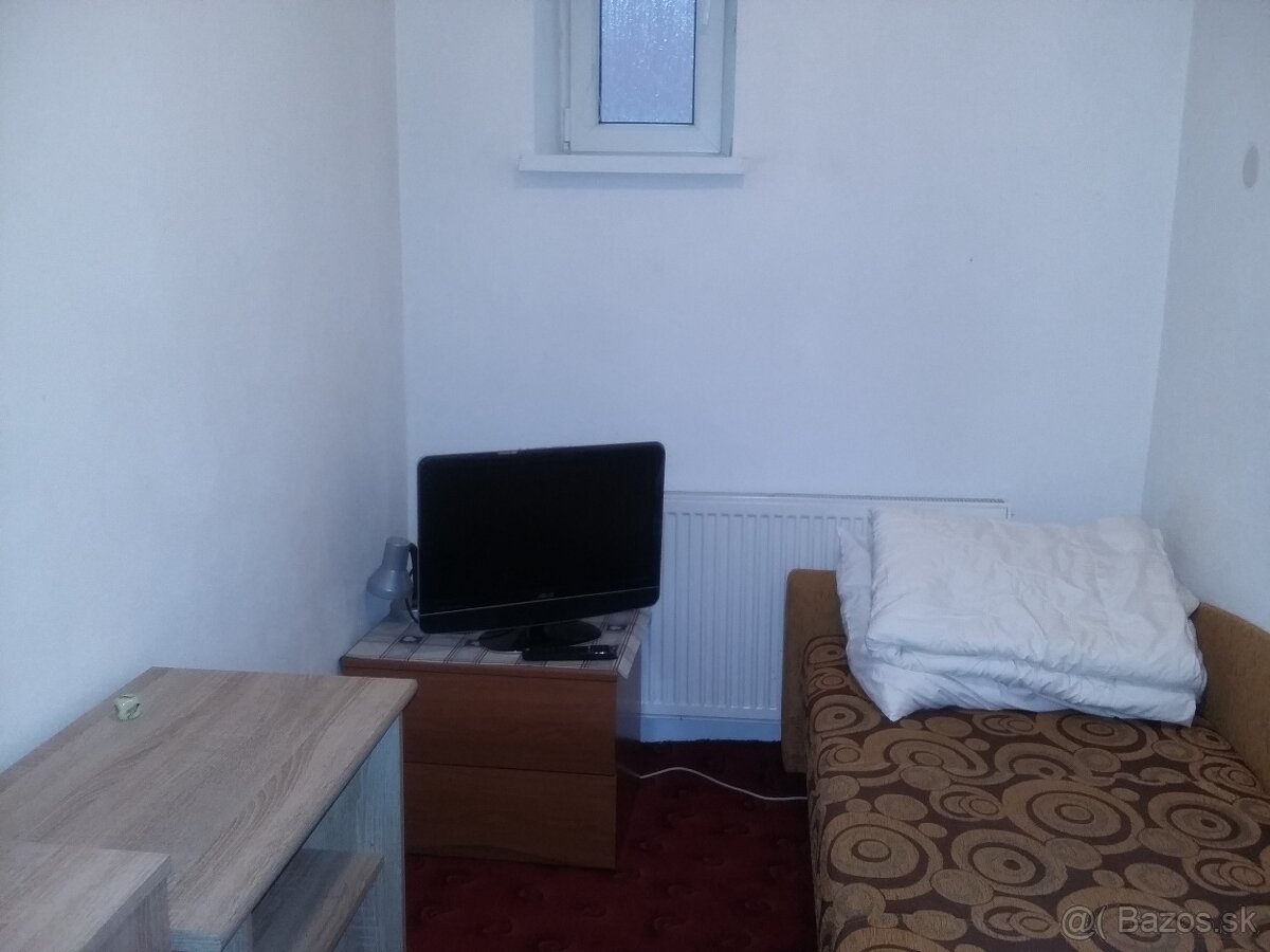 Prenajmem samostatnú izbu v Košiciach - Barci. - 3