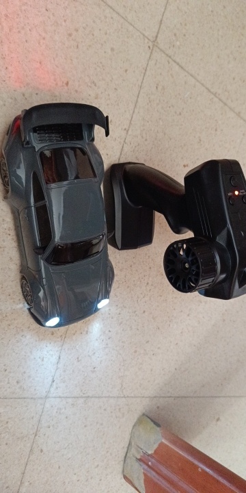 Autíčko na diaľkové ovládanie elektrické nové zabalené - 3