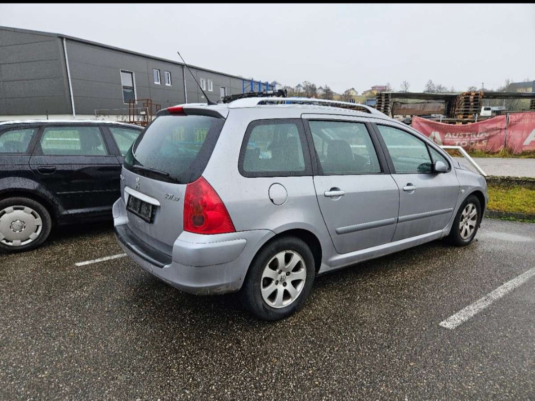 Peugeot 207 1,6i diely - 3