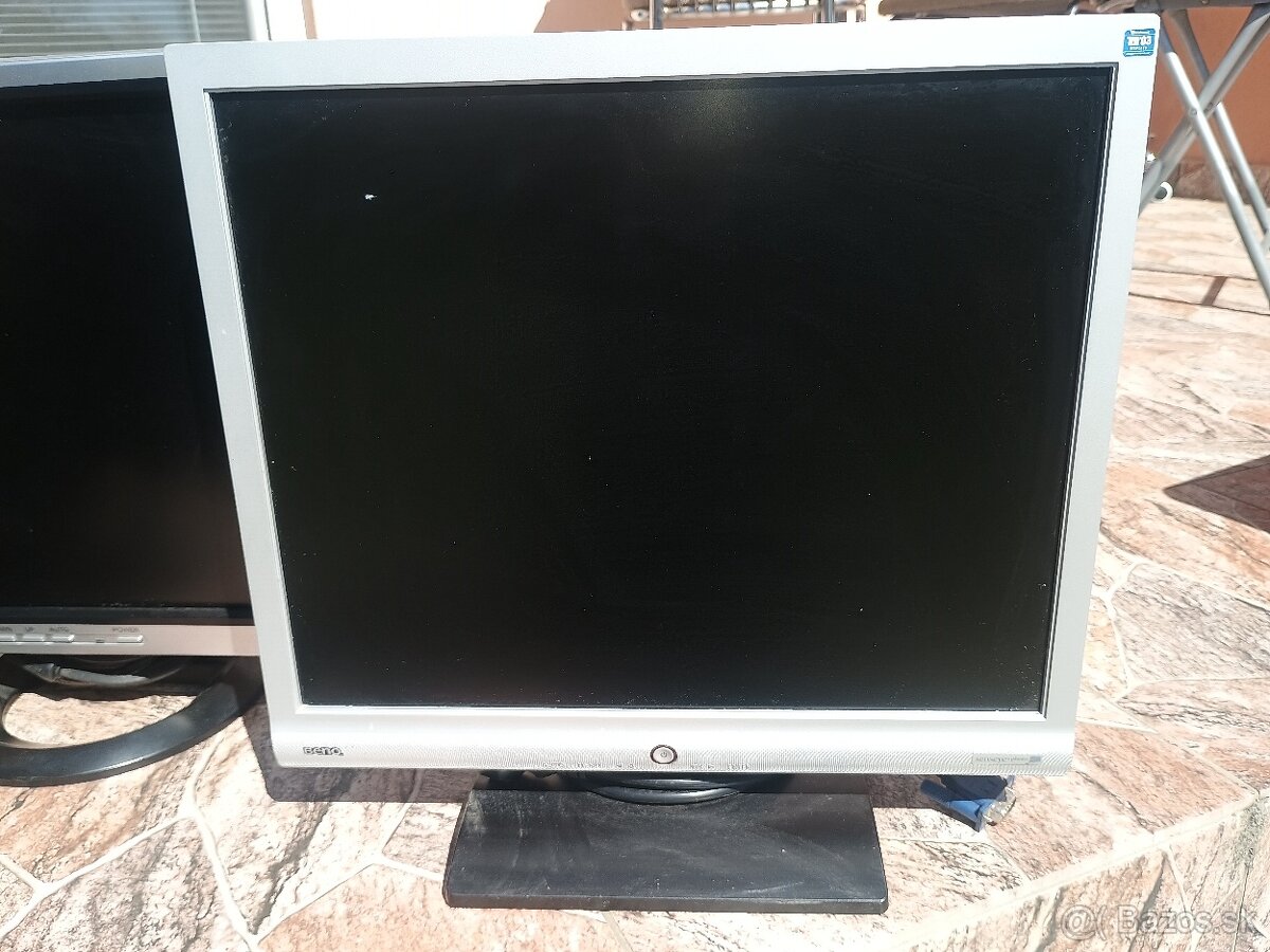 17 palcove monitory - 3