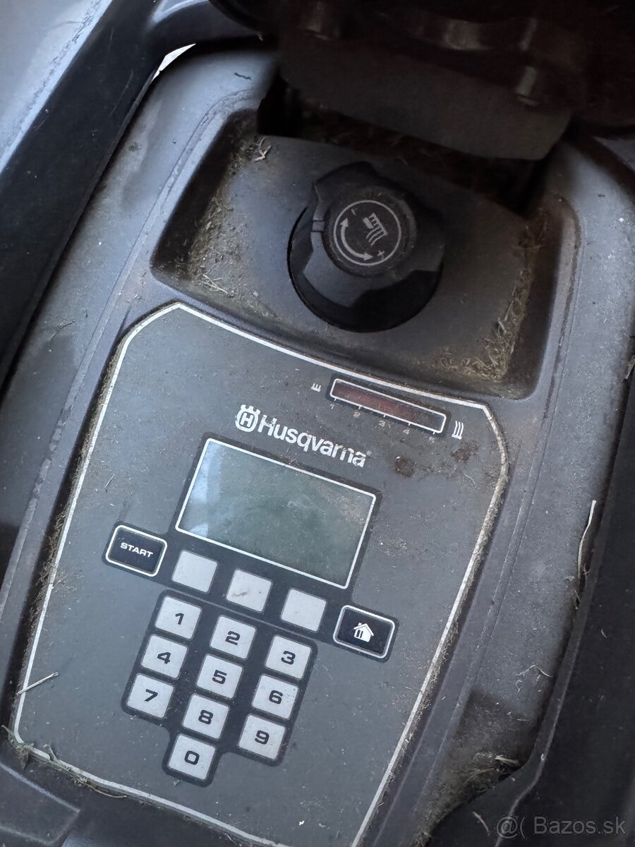 Husquarna automower 305 3-wheel robotická kosačka - 3