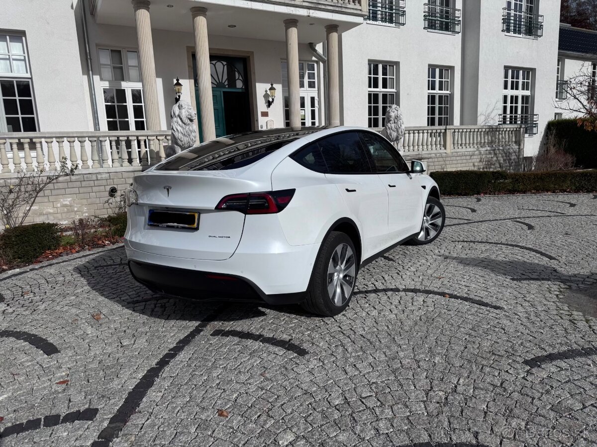 Predám Tesla Model Y Dual motor Long range Zaruka - 3