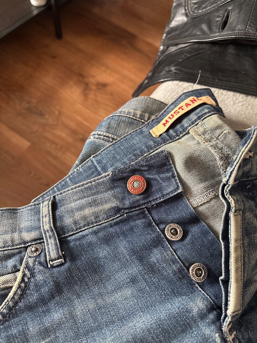 Predám 2 riflové sukne - 3