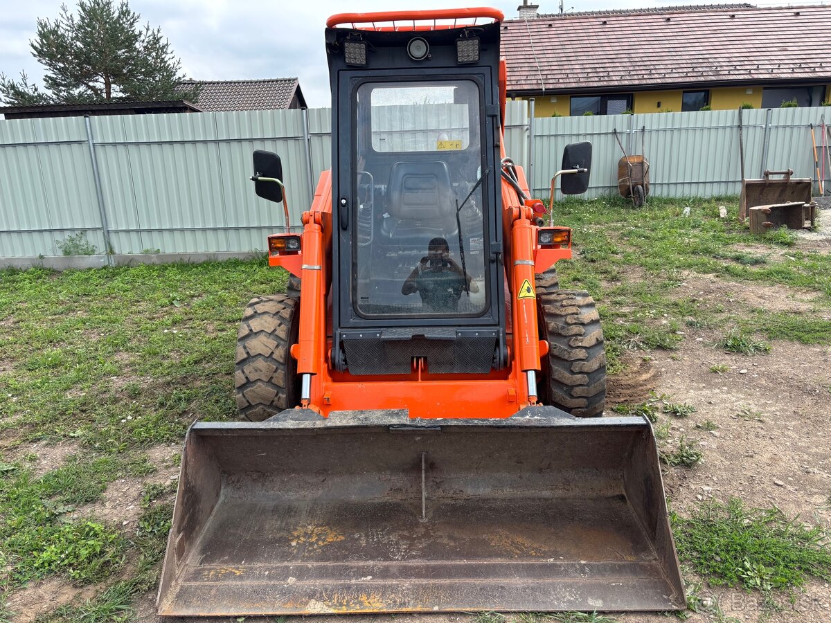 Šmykom riadený nakladač Locust 753 - 3