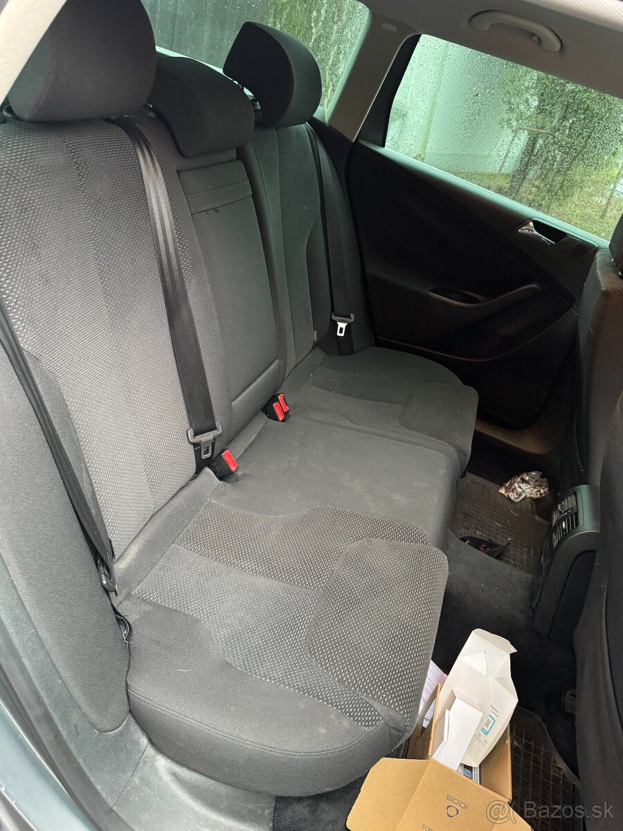 Zadne sedacky na passat B6 a B7 - 3