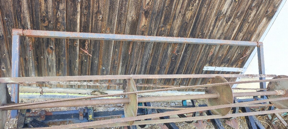 Predám kombinátor kultivátor motičky - 3