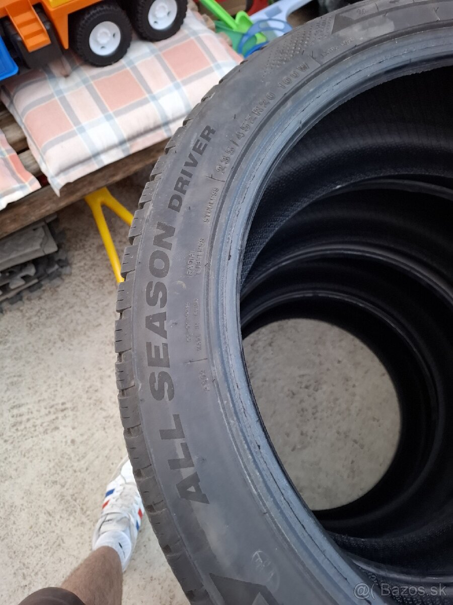 Celoročné gumy Imperial All Sezone Driver 235x45 R20 - 3