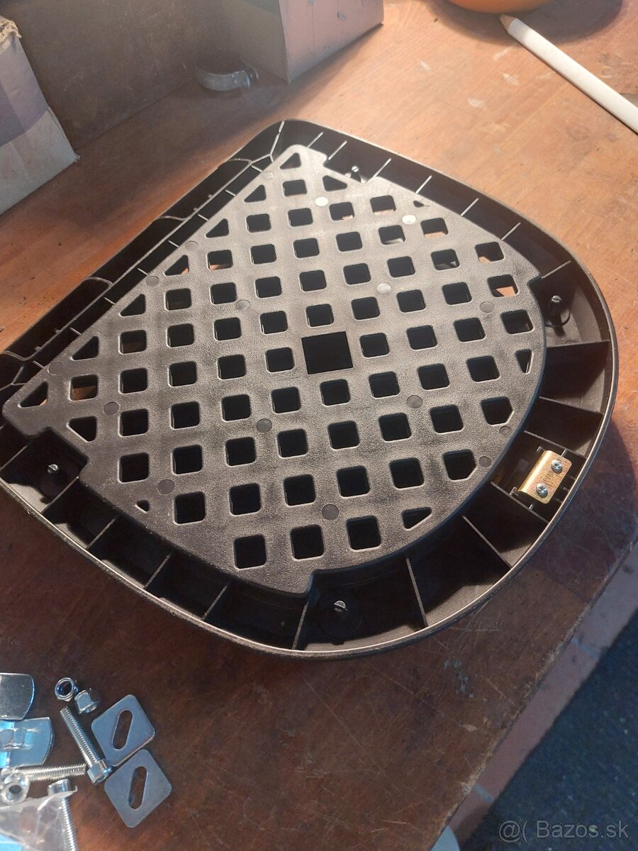 Platňa na zadný kufor - 3