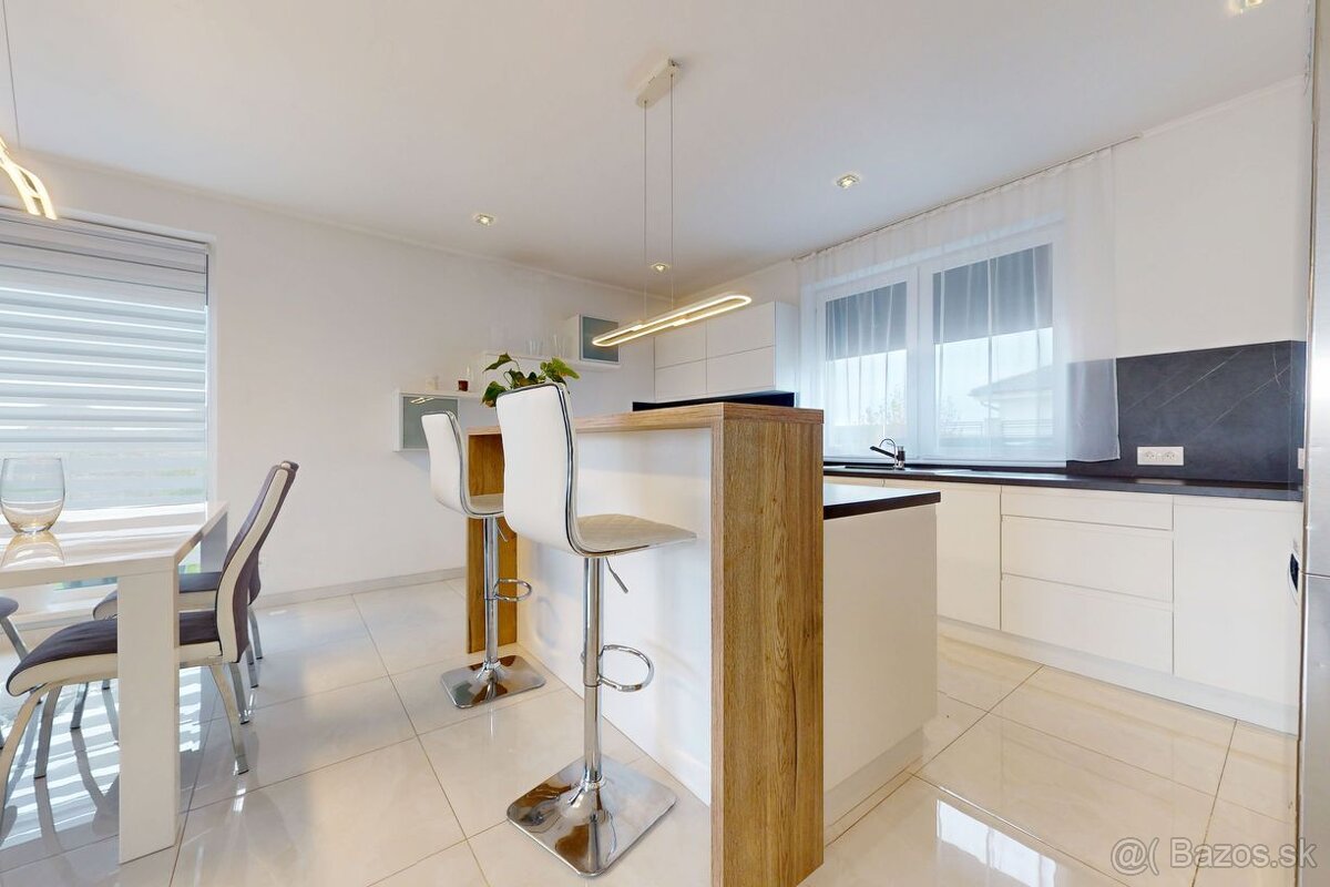 Na predaj krásny samostatne stojací 4-izbový rodinný dom v - 3