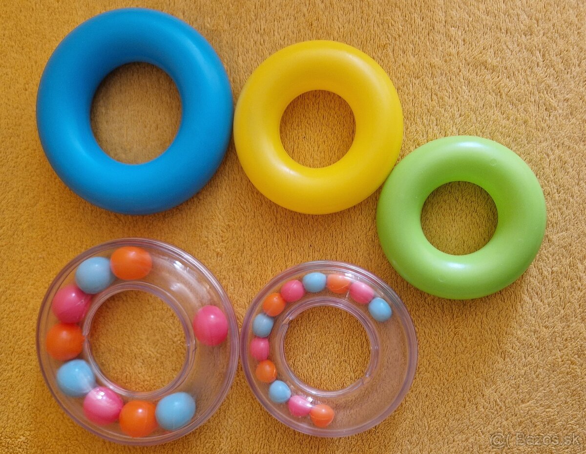 Pyramída/veža s krúžkami - 3