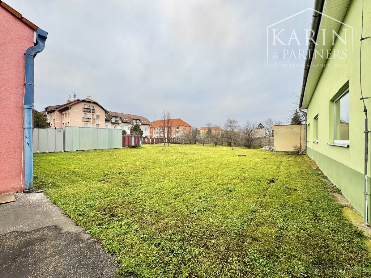 Prenájom pozemku so širokým využitím priamo pri hlavnej cest - 3