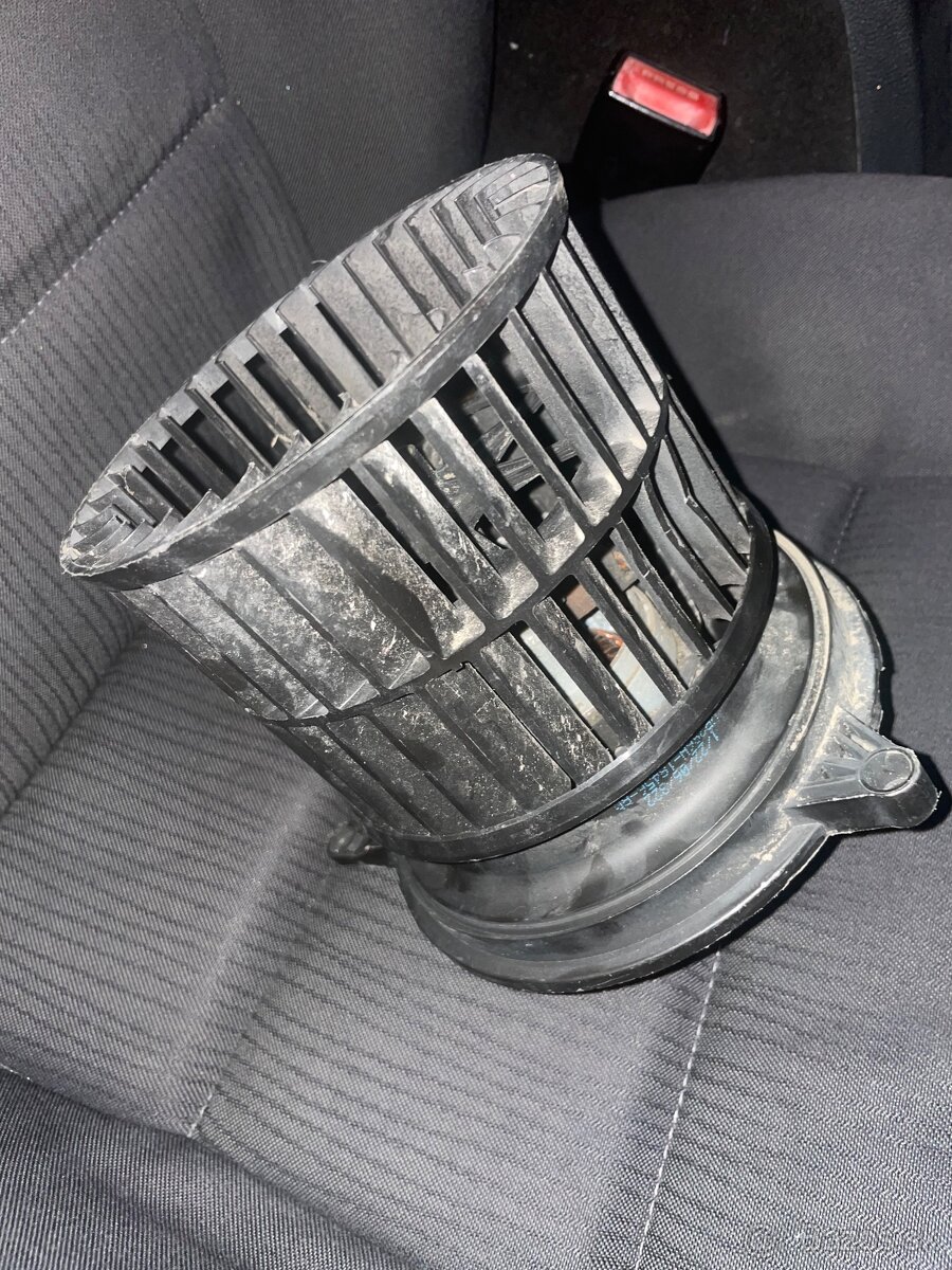 Ventilátor kurenia octavia 2 - 3